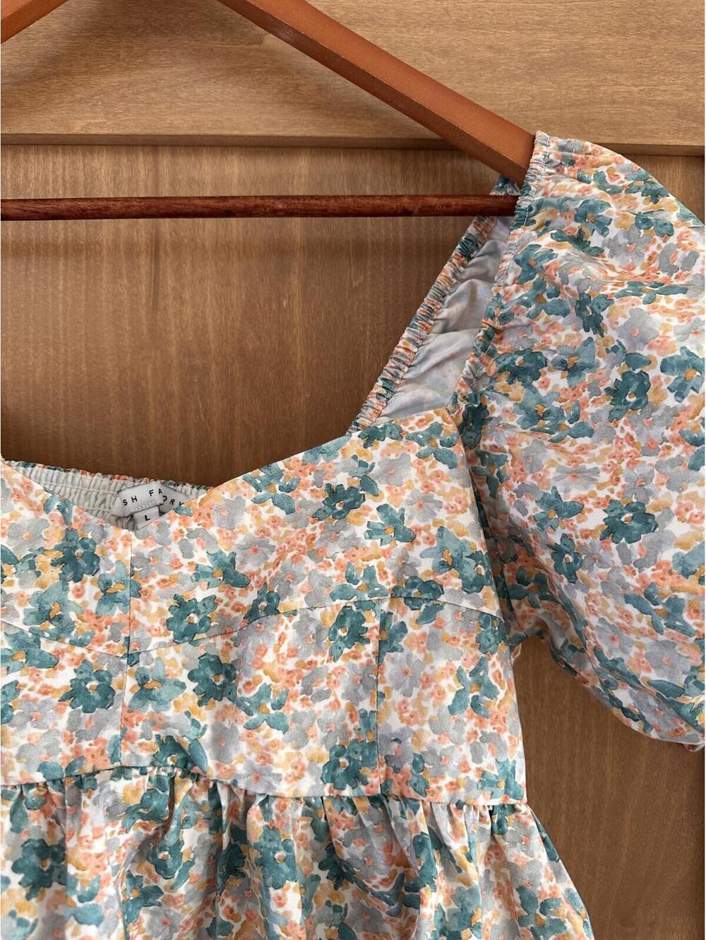 English Factory Women's Floral Puff Sleeve Top Teal, Orange & Cream size Large - Picture 12 of 12